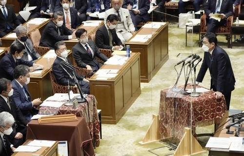 '반격능력' 선언 일본 내년 방위비 사상 최대 66조원…26% 증가