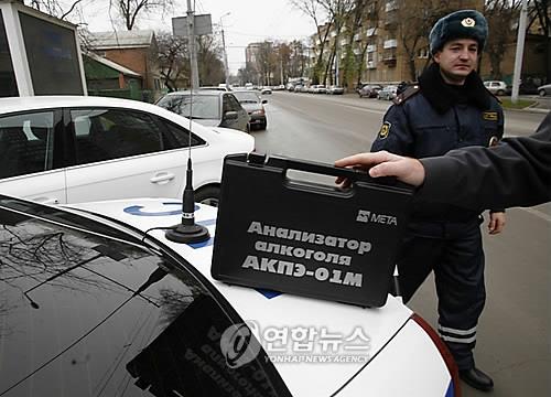 러시아 현직 시장, 음주운전 저지한 경찰관에 손도끼 휘둘러