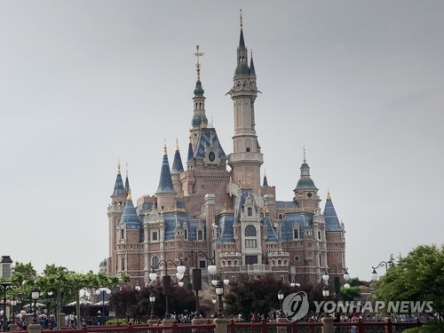 "왜 허락없이 사진 찍어?"…中법대생, 디즈니랜드 상대 손배소