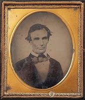 링컨 1858년 美 연방 상원의원 출마 당시 찍은 사진 원본 공개돼