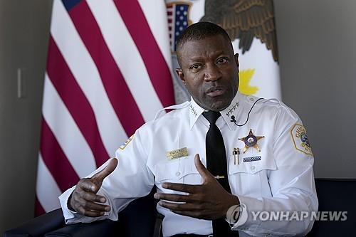 래리 스넬링 미국 시카고 경찰청장 