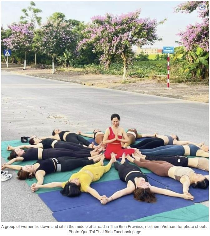 베트남, 차도 한복판서 춤추고 요가