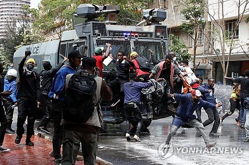 Water cannons and tear fuel fired at Kenya’s Technology Z protest in opposition to tax hike… “Shoot reside bullets too”