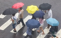 충북 흐리고 가끔 비…낮 최고 33도