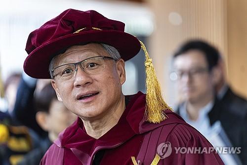 23일 홍콩 과기대 명예박사 학위 수여식에 참석한 젠슨 황 