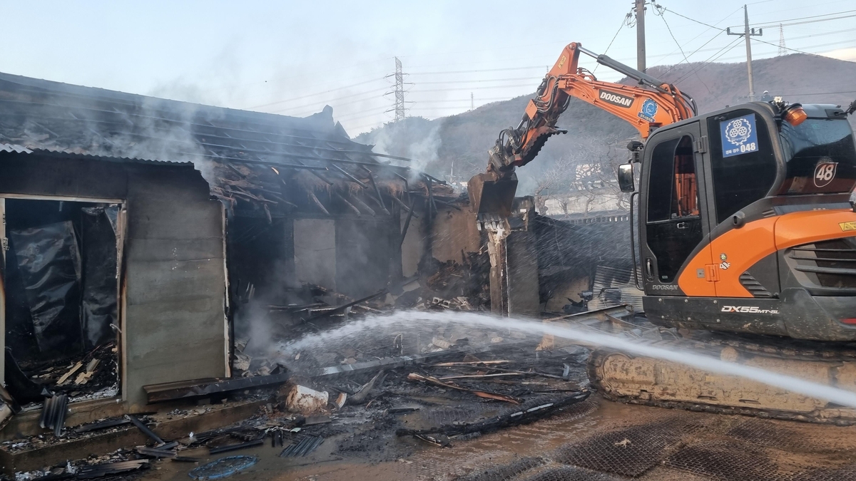 경주 주택 화재 발생..1명 숨져