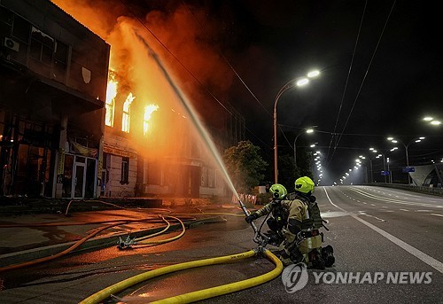 러, 예고 대로 우크라에 보복 공습…우크라도 러 기지 추가 공격(종합2보)
