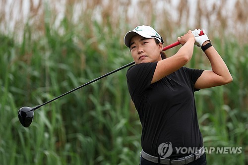 이일희, 12년 만에 LPGA 우승 보인다…2라운드도 선두(종합)