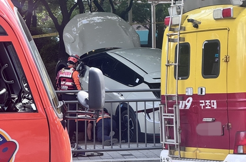 '시청역 참사' 1주기 날에…상암동서 차량 인도 돌진,…