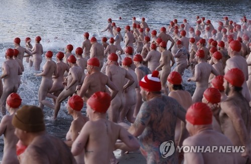 [이지 사이언스] "행복해지고 싶으면…오프라인 행사 많이 참석하세요"
