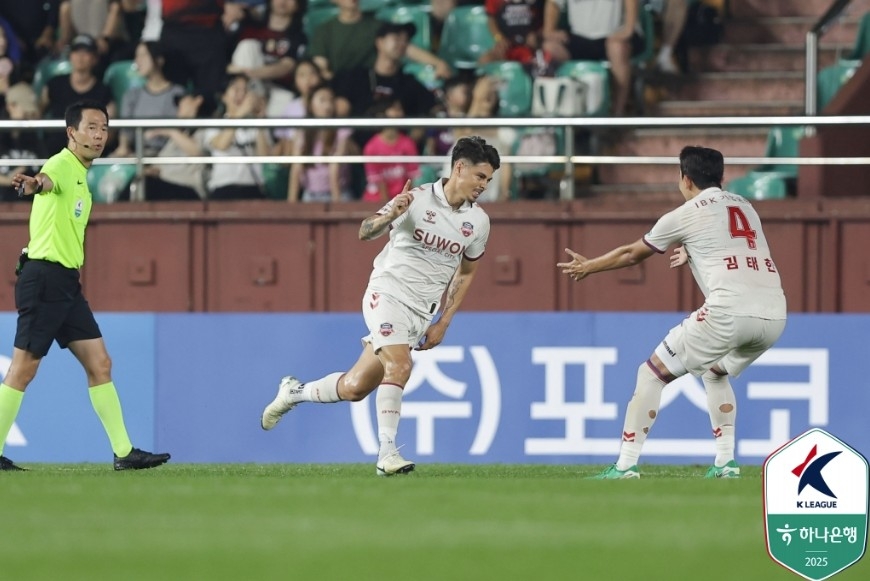 '윌리안 멀티골' 수원FC, 포항 원정서 5골 폭발…시즌 첫 연승