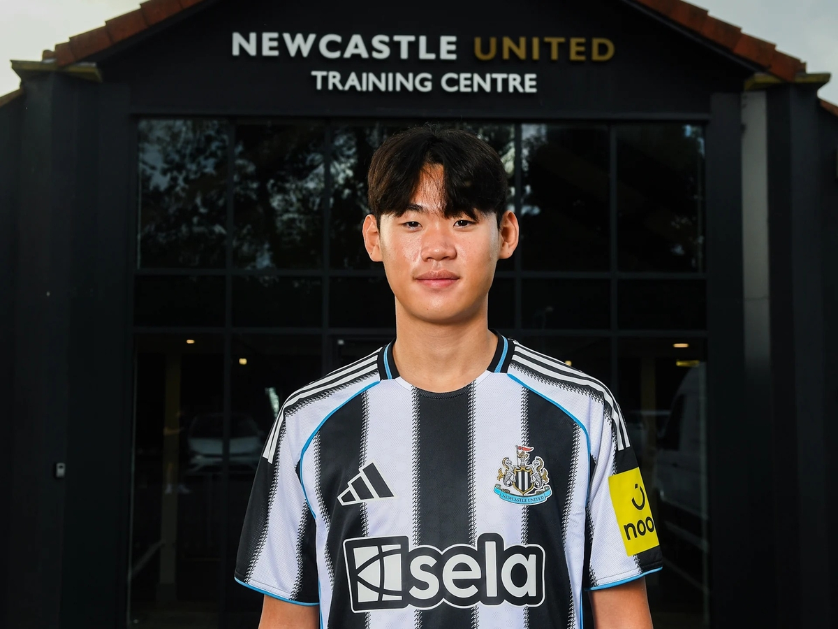 박승수, EPL 뉴캐슬 입단