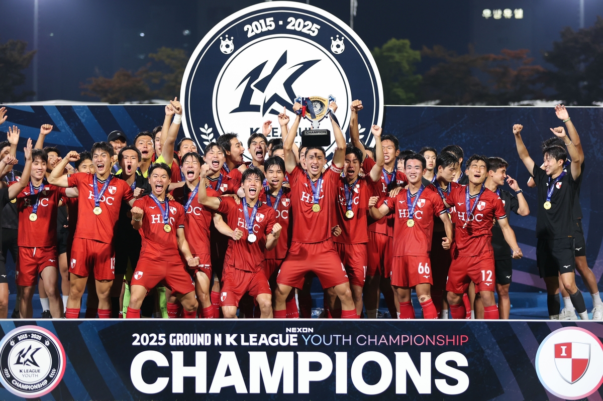 부산, K리그 U18 챔피언십 우승…U17 정상엔 서울