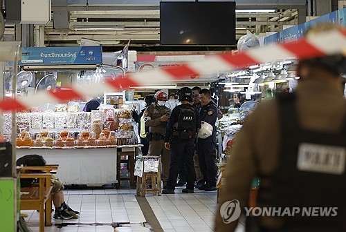 총기 난사 사건 발생한 방콕 유명 시장