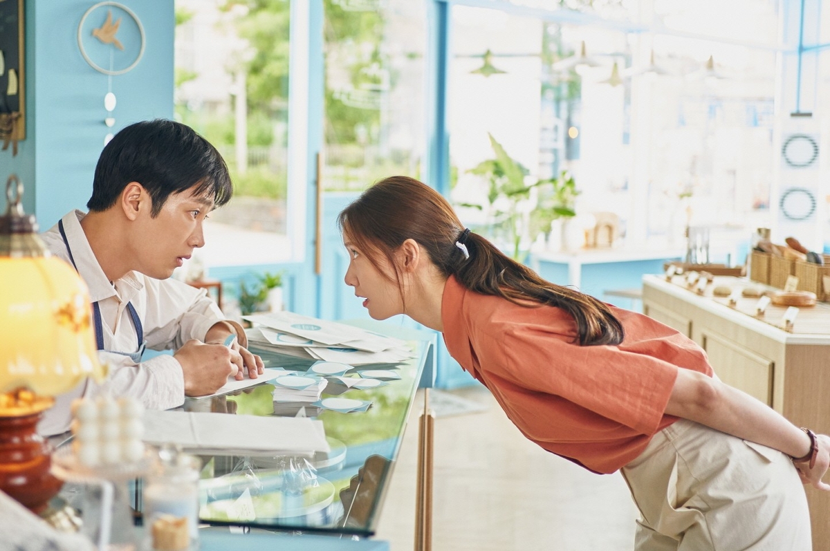 순하고 다정한 것이 주는 위로…영화 '악마가 이사왔다'