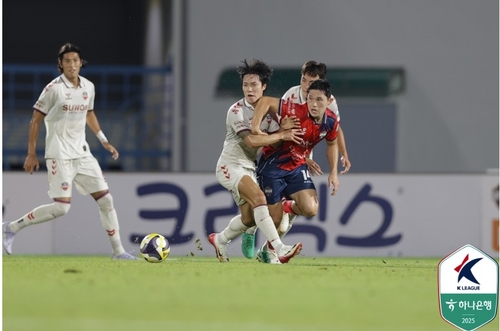 '이동경 1골 1도움' K리그1 김천, 수원FC에 3-2 승리(종합)