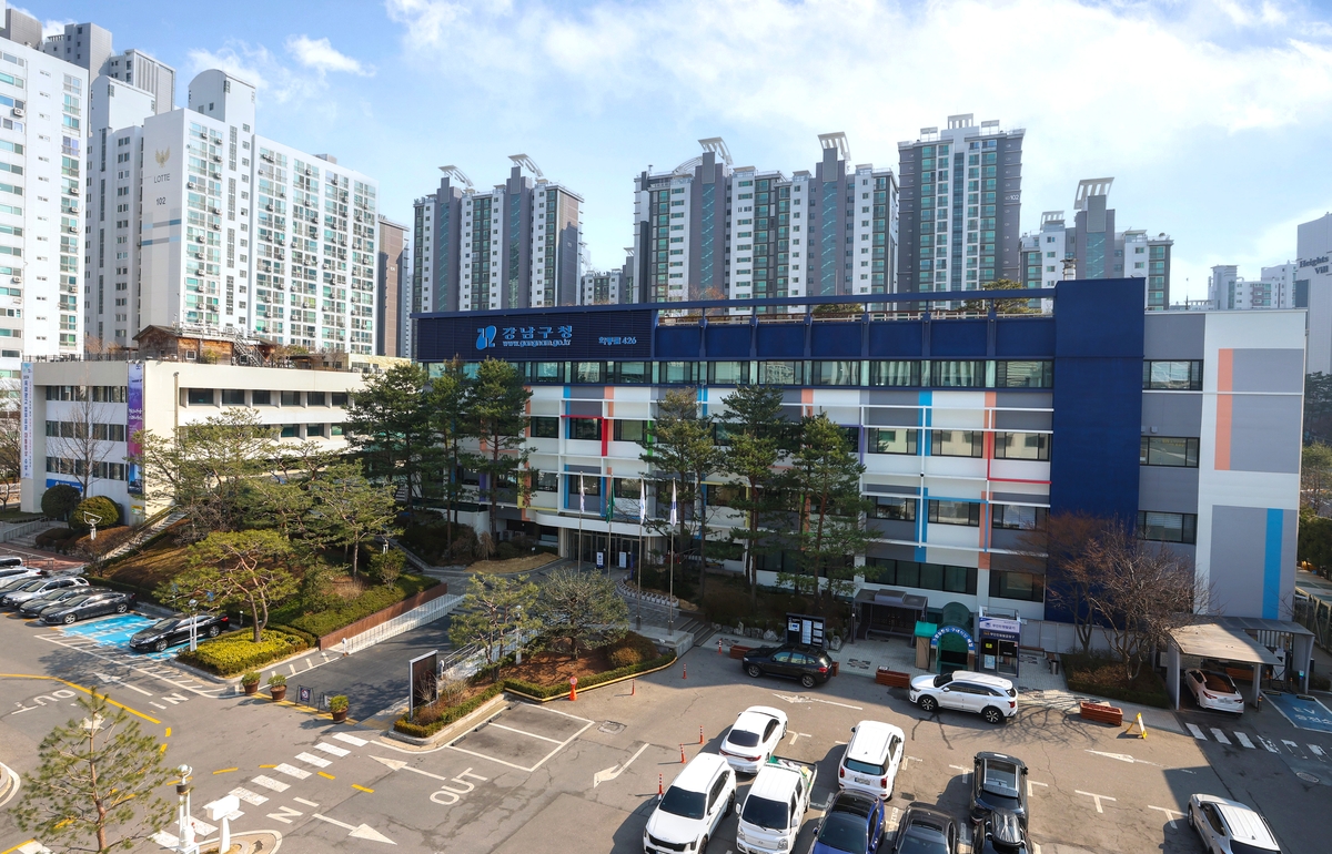 강남구, 전기차 충전소 안전장비 설치 지원…"자치구 최대 규모"