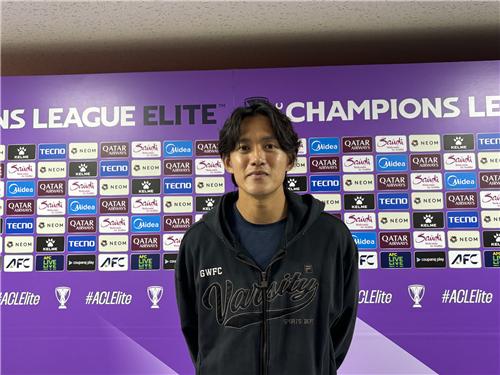 '강원 ACLE 역사적 첫 골' 홍철 축구 더 오래 할 수 있을 듯