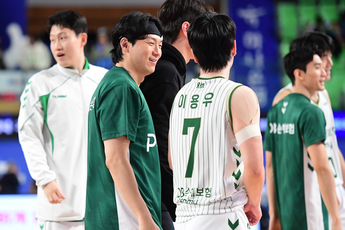 승리 후 미소 짓는 이정현