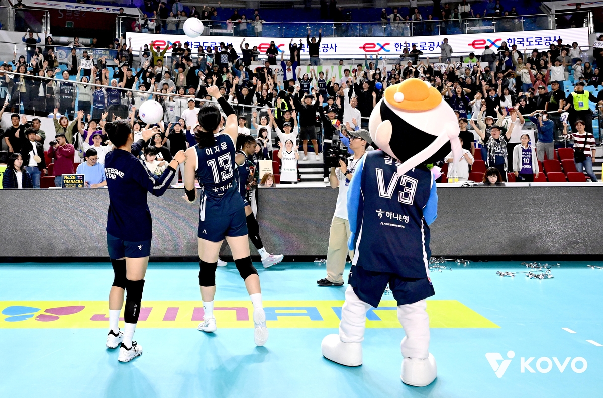 25일 한국도로공사 홈 개막전 때 김천체육관 이벤트 장면