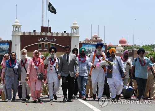 2023년 당시 파키스탄 찾은 인도 시크교도들