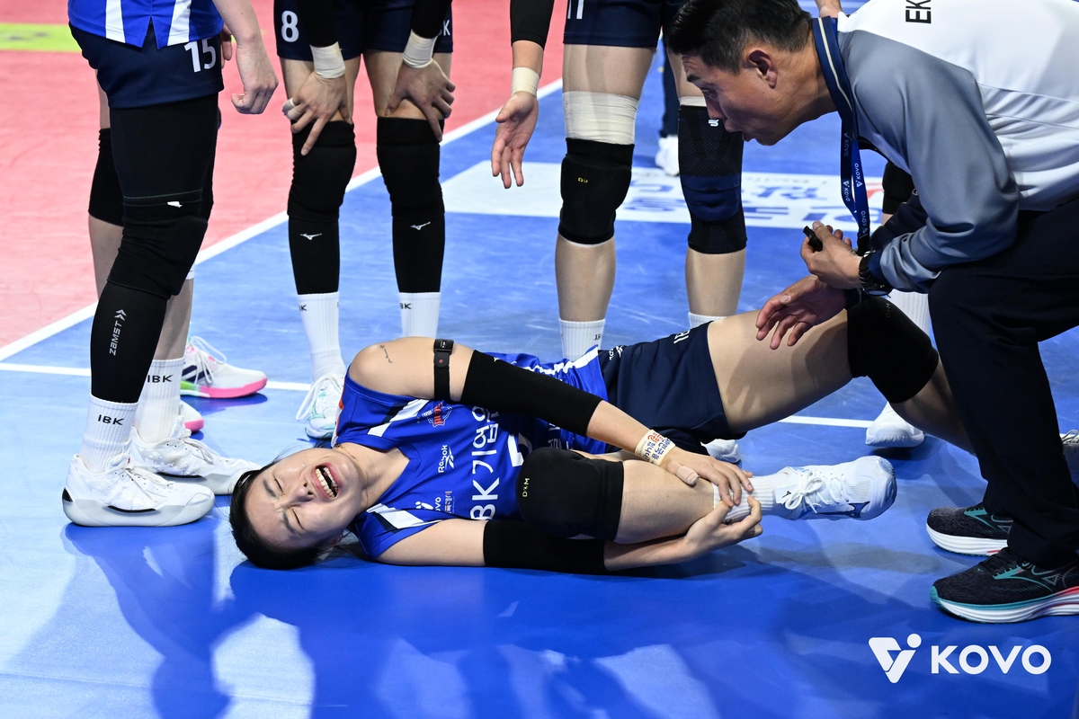 '발목 부상' IBK 김하경, 인대 파열로 2라운드 결장 불가피