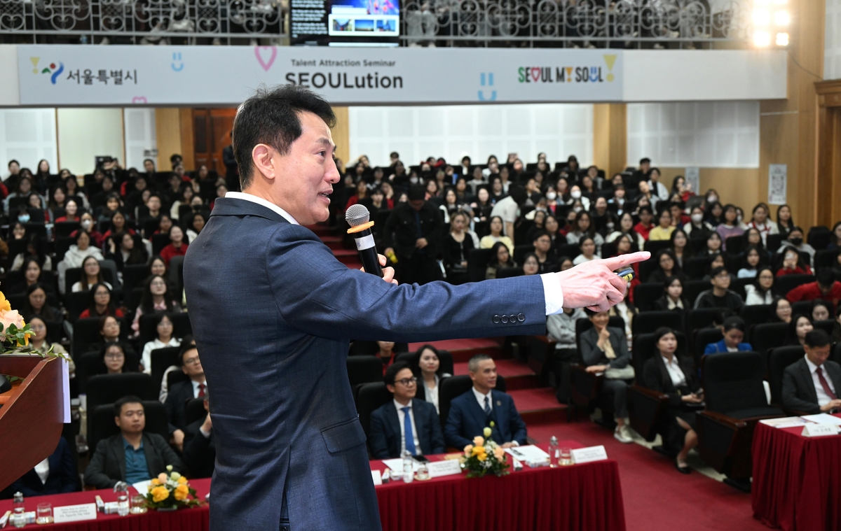 오세훈 서울시장, 하노이대 특별강연