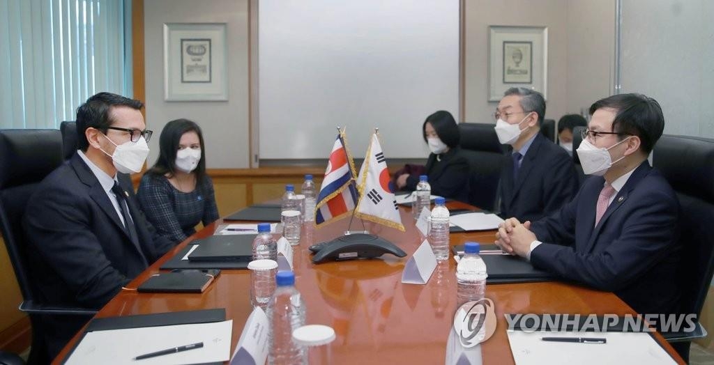 Corea del Sur y Costa Rica prometen impulsar el comercio y la inversión durante los diálogos ministeriales