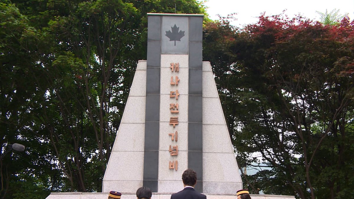 트뤼도 캐나다 총리 캐나다전투기념비 캐나다군 추모 