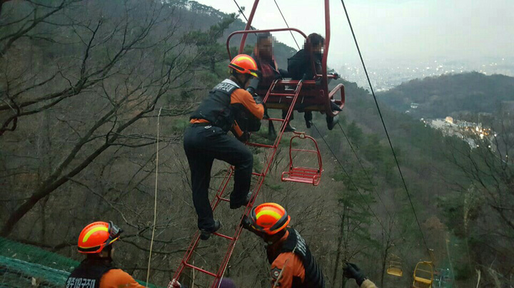 무등산 리프트 추락 추정원인은 '장비불량' | 연합뉴스 무등산 리프트 추락 추정원인은 '장비불량' | 연합뉴스