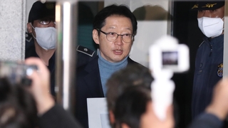 文前大統領の側近　恩赦で出所も「望まない贈り物」（１２月２８日）