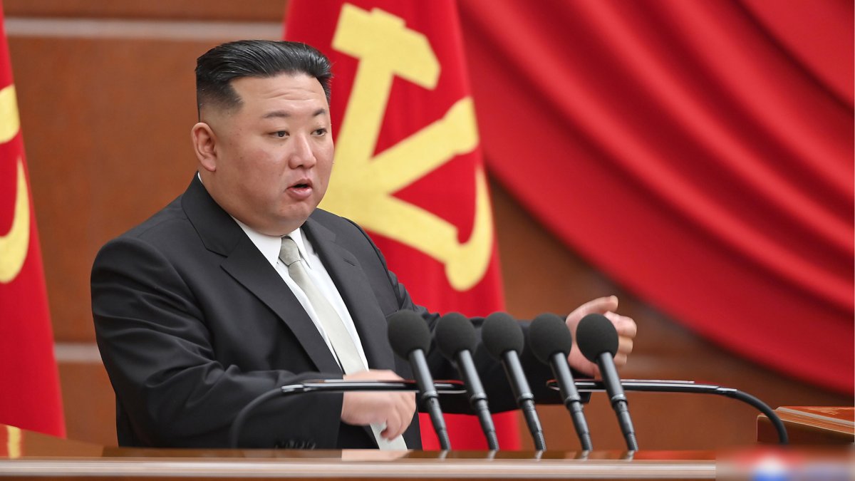 [한반도 브리핑] 김정은 "남한은 명백한 적…핵탄두 기하급수적 증산"