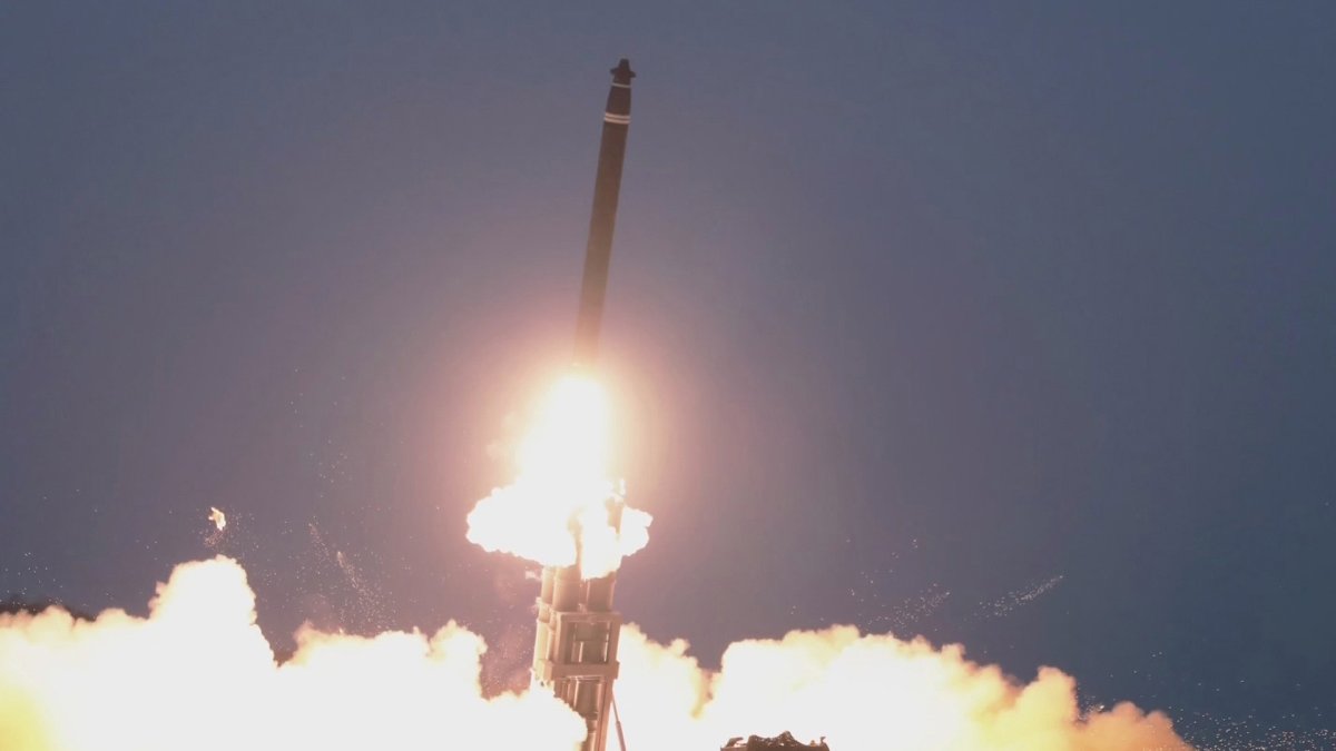북한 어제 순항미사일 4발 발사…"핵전투무력 임전태세 과시"