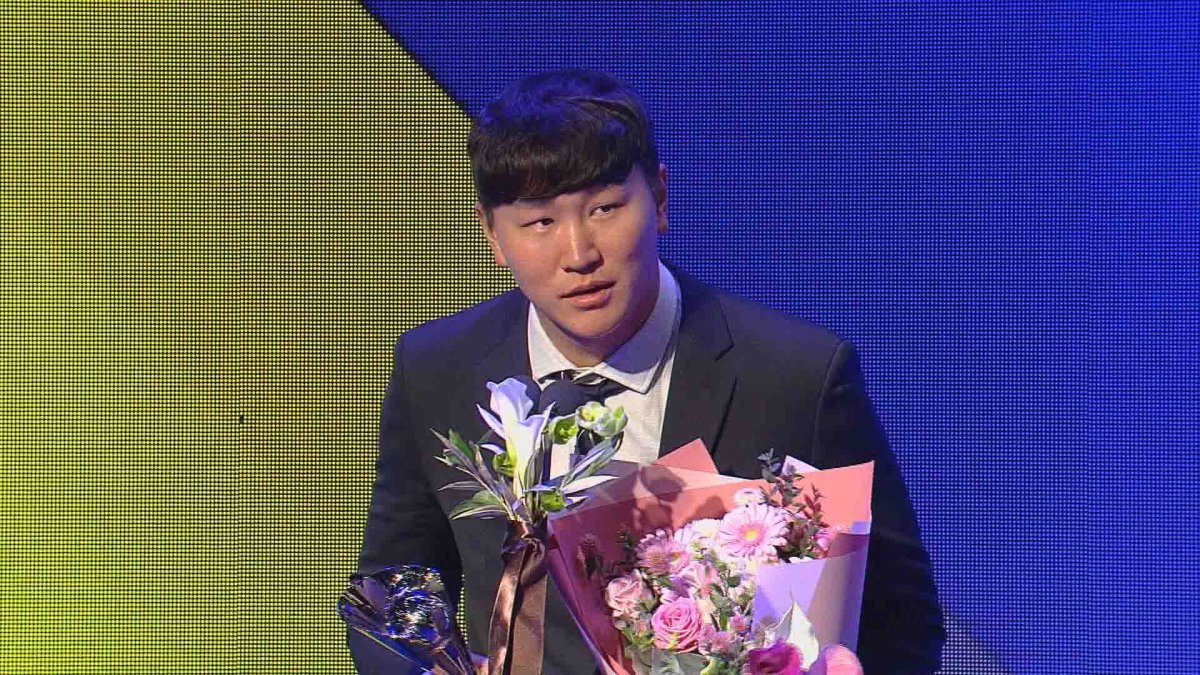 SSG, '배트 폭행' 이원준 퇴단 결정…최고 징계