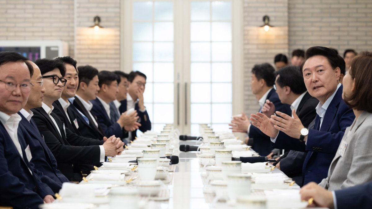 [속보] 윤 대통령, 24일 한동훈 등 국민의힘 지도부와 만찬 | 연합뉴스