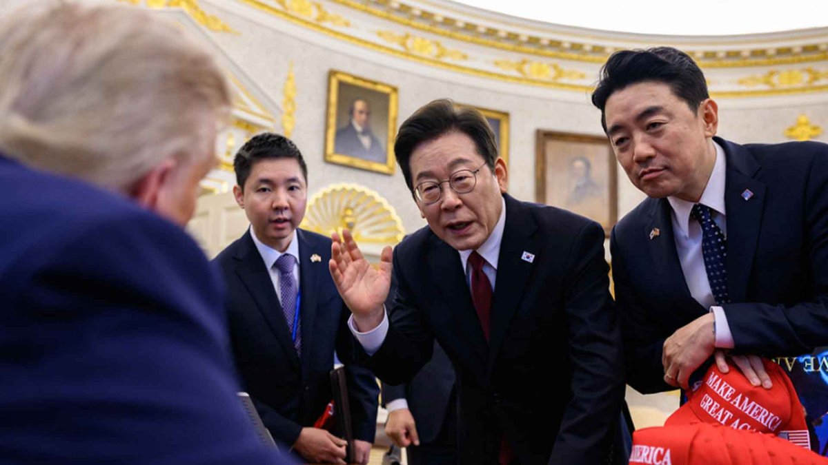 トランプ氏に必死に訴える李大統領の写真公開　ホワイトハウス（９月２日）