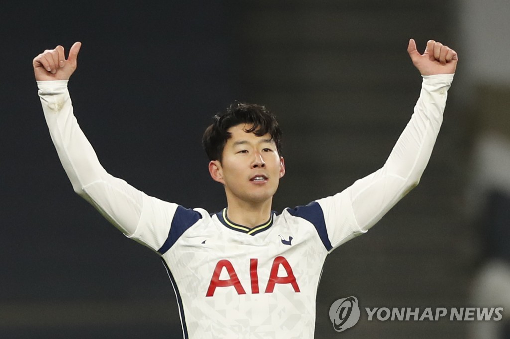 In this Associated Press photo, Son Heung-min of Tottenham Hotspur celebrates his goal against Arsenal in a Premier League match at Tottenham Hotspur Stadium in London on Dec. 6, 2020. (Yonhap)