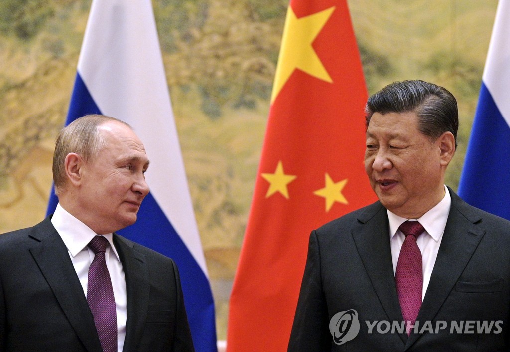지난 2월 4일 중국 베이징에서 시진핑 중국 국가주석(오른쪽)과 블라디미르 푸틴 러시아 대통령이 만나고 있다. [AP 연합뉴스 자료사진. Alexei Druzhinin, Sputnik, Kremlin Pool. 재판매 및 DB 금지]