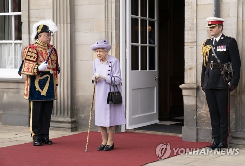 영국 여왕, 신임 총리 스코틀랜드 별궁에서 만난다