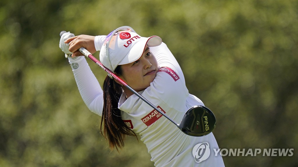 In this Associated Press photo, Choi Hye-jin of South Korea tees off on the seventh hole during the second round of the Dana Open at Highland Meadows Golf Club in Sylvania, Ohio, on Sept. 2, 2022. (Yonhap)