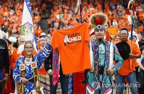 '원주민 아이들을 추모합니다'…캐나다 오렌지 셔츠 데이