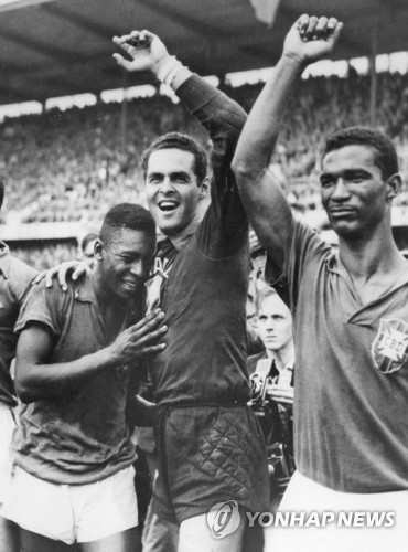 1958 스웨덴 월드컵 당시 펠레(왼쪽)