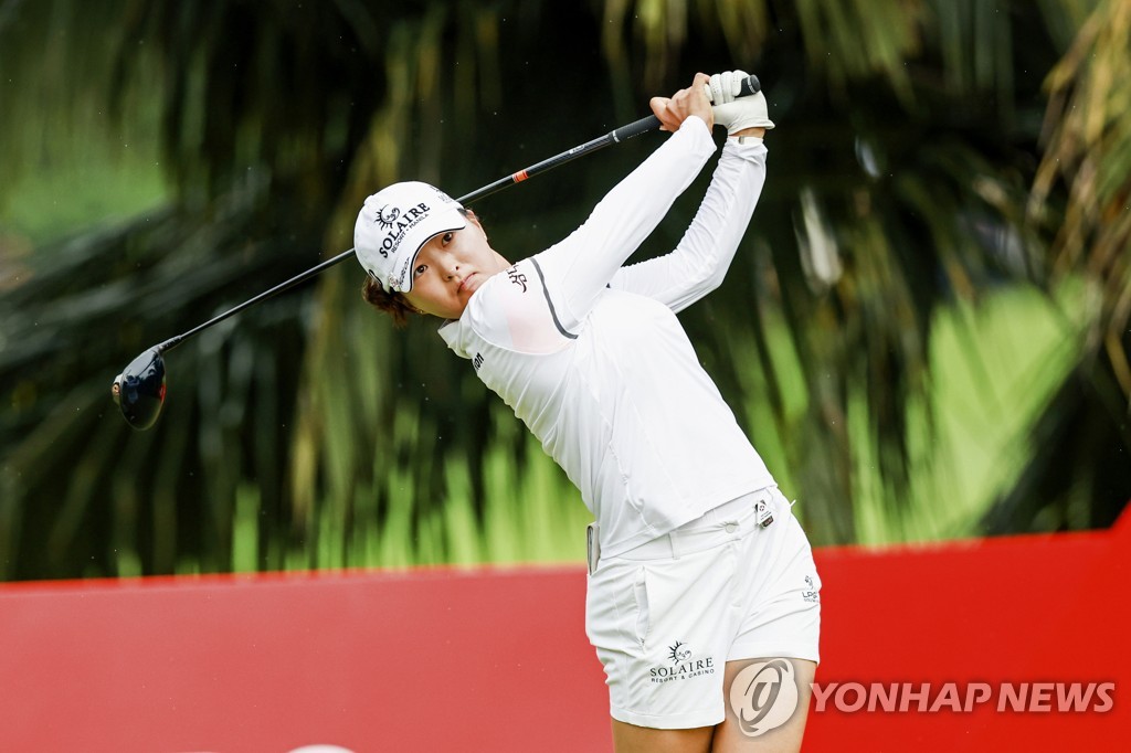 In this Associated Press photo, Ko Jin-young of South Korea hits a tee shot during the final round of the HSBC Women's World Championship at Sentosa Golf Club's Tanjong Course in Singapore on March 5, 2023. (Yonhap)