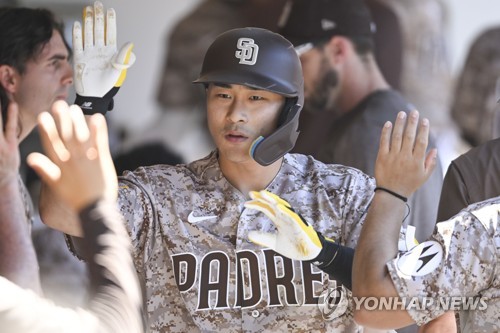 Ha-Seong Kim's solo homer (4), 05/13/2023