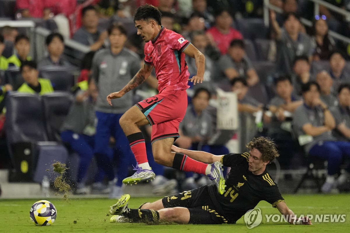 '대폭 로테이션' 홍명보호, 멕시코와 평가전 전반 0-1 열세