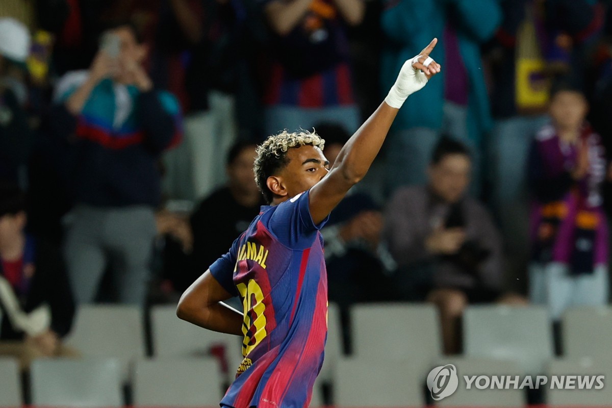 '18세 초신성' 야말, FIFPRO 베스트 11 선정…역대 최연소