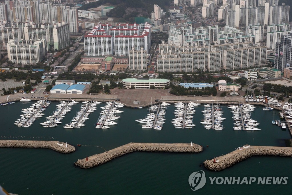 부산교육청 학교앞 수영만요트경기장 호텔 안된다 | 연합뉴스