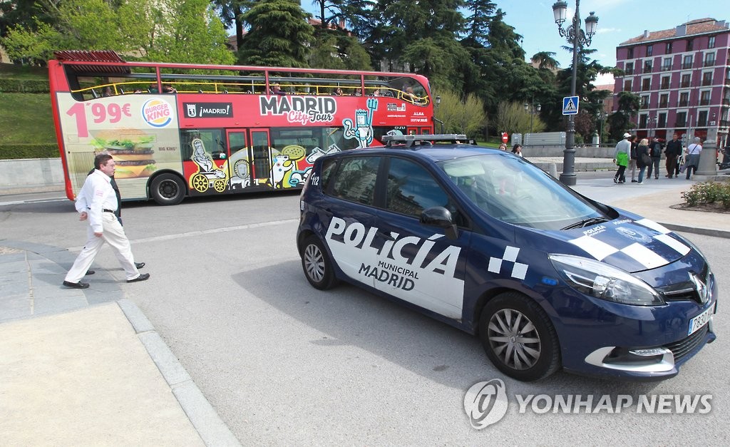 ìŠ¤íŽ˜ì¸ ë§ˆë“œë¦¬ë“œ ì‹œë‚´ì˜ ê²½ì°° ìˆœì°°ì°¨