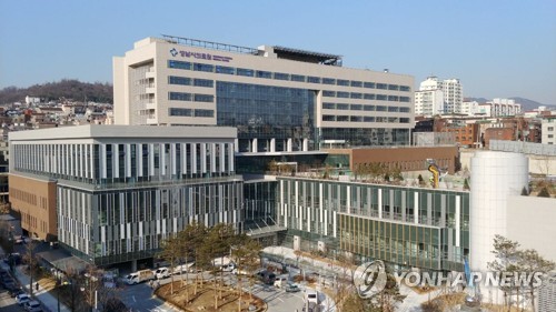 경찰, 불법으로 유전자 검사받은 전 성남시의료원장 송치