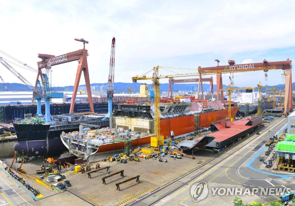 This file photo provided by Korea Shipbuilding & Offshore Engineering Co. shows a shipyard of Hyundai Heavy Industries Co. in Ulsan, 414 kilometers southeast of Seoul. (PHOTO NOT FOR SALE) (Yonhap)